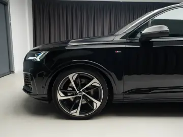 Audi Q7 55 TFSI quattro Tiptronic MHEV S Line