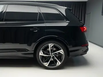 Audi Q7 55 TFSI quattro Tiptronic MHEV S Line