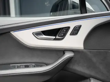 Audi Q7 55 TFSI quattro Tiptronic MHEV S Line