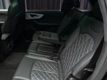 Audi Q7 55 TFSI quattro Tiptronic MHEV S Line