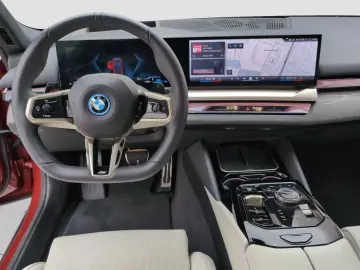 BMW 550 e xDrive Limousine M Sport AHK