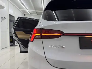 HYUNDAI SANTA FE 265 CP - PLUG-IN HYBRID – 4WD - LUXURY