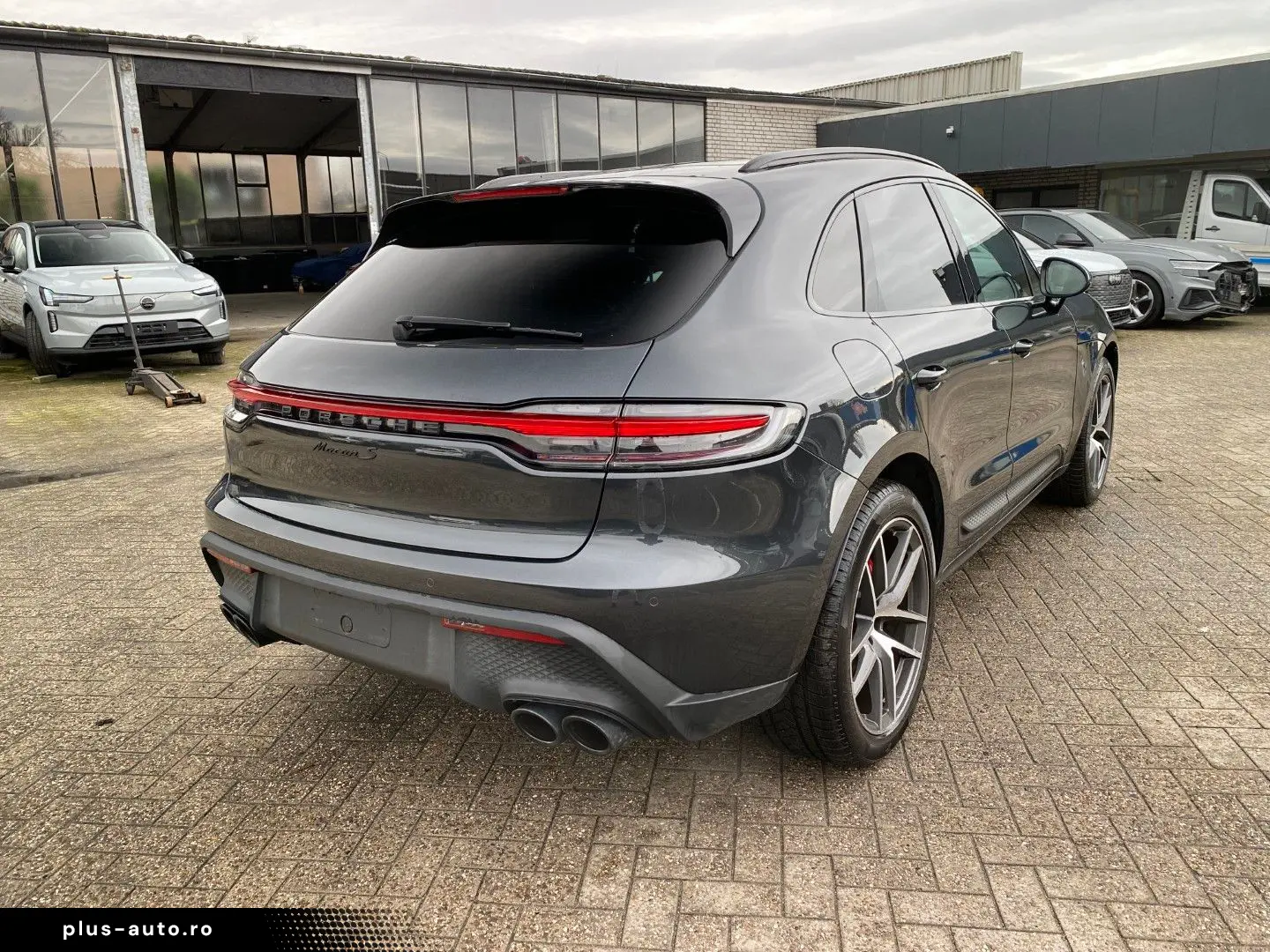 PORSCHE Macan S Chrono Pano Bose AHK Kam Navi