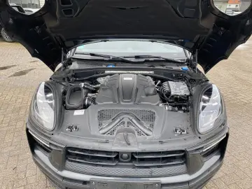 PORSCHE Macan S Chrono Pano Bose AHK Kam Navi