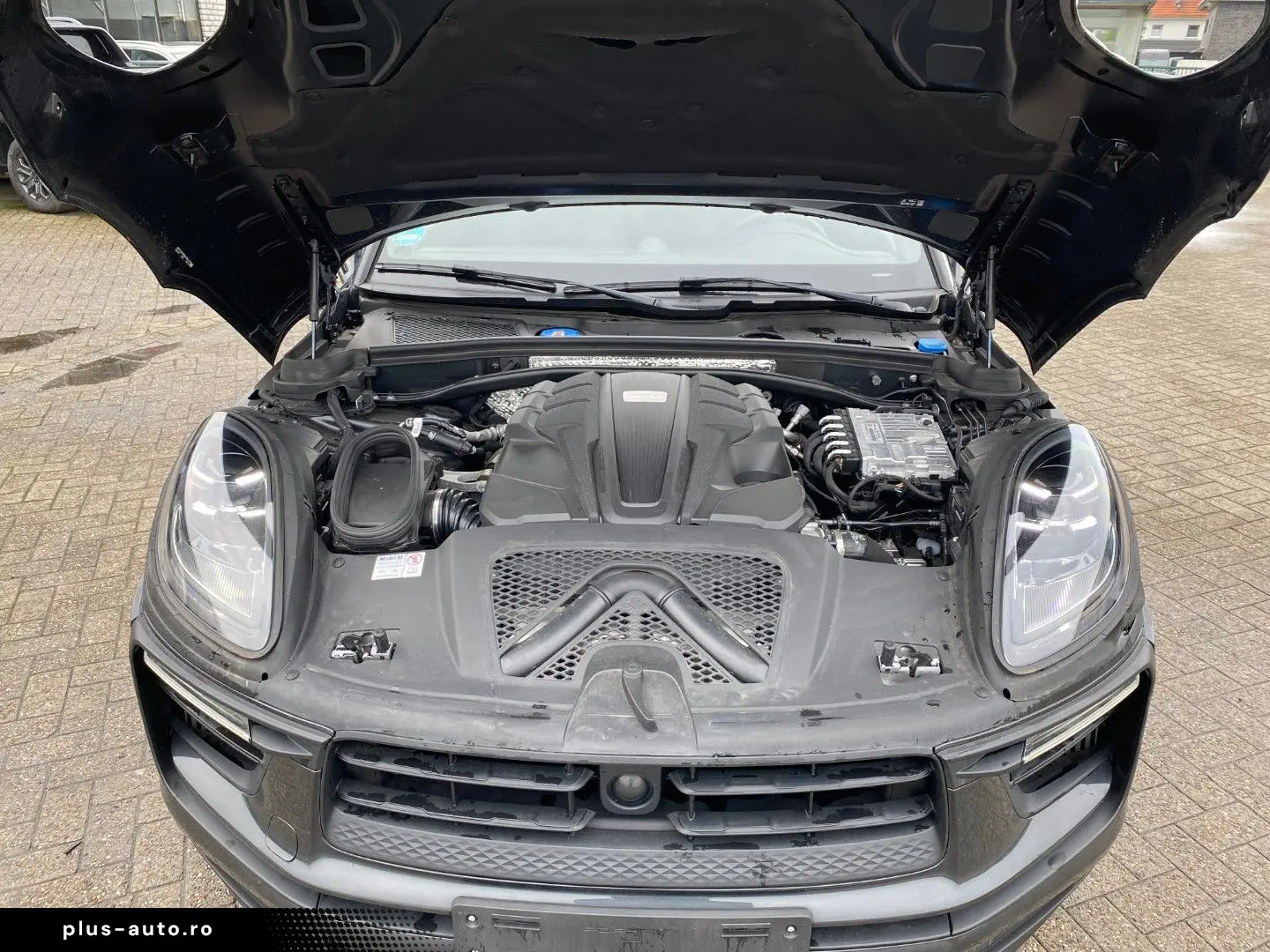 PORSCHE Macan S Chrono Pano Bose AHK Kam Navi