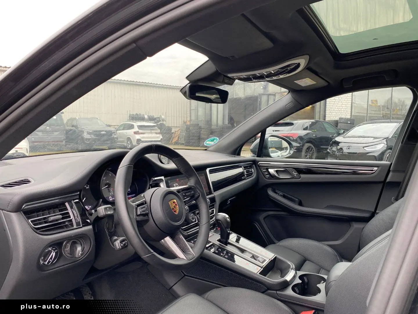 PORSCHE Macan S Chrono Pano Bose AHK Kam Navi