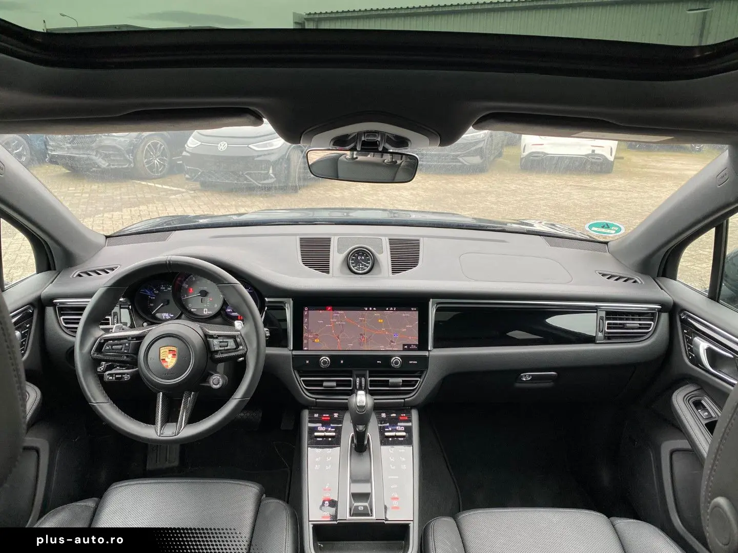 PORSCHE Macan S Chrono Pano Bose AHK Kam Navi