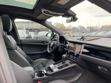 PORSCHE Macan S Chrono Pano Bose AHK Kam Navi