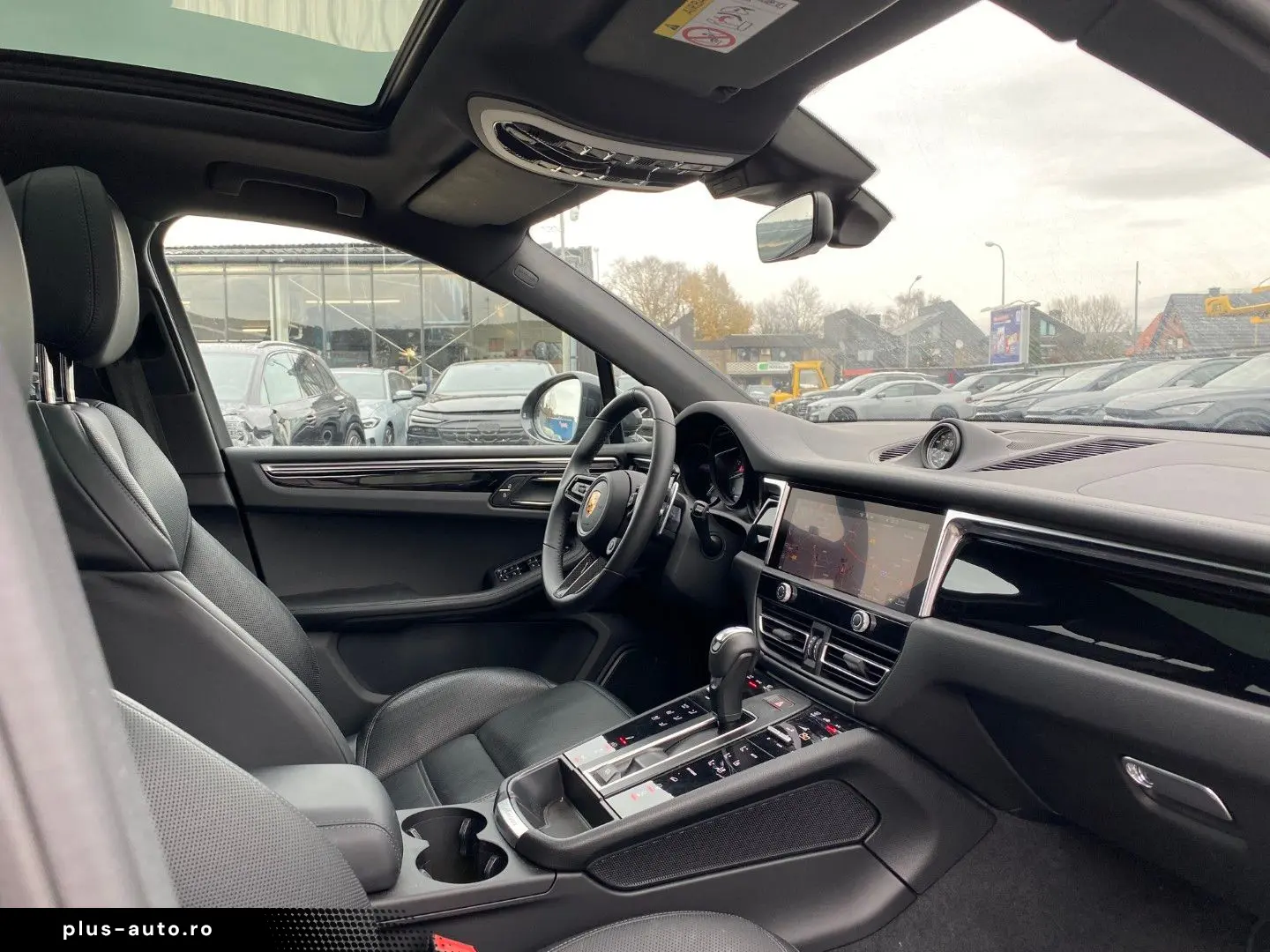 PORSCHE Macan S Chrono Pano Bose AHK Kam Navi