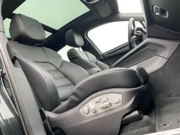 PORSCHE Macan S Chrono Pano Bose AHK Kam Navi