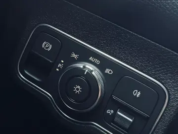 MERCEDES-BENZ GLB 220D   FAB 05.2021   2.0 DIESEL