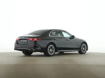 MERCEDES-BENZ E 300 de AMG Leder Sitzklima Digital Light 360