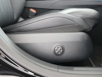 MERCEDES-BENZ E 300 de AMG Leder Sitzklima Digital Light 360