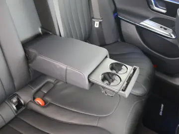 MERCEDES-BENZ E 300 de AMG Leder Sitzklima Digital Light 360