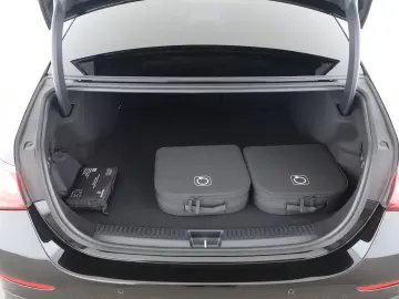 MERCEDES-BENZ E 300 de AMG Leder Sitzklima Digital Light 360