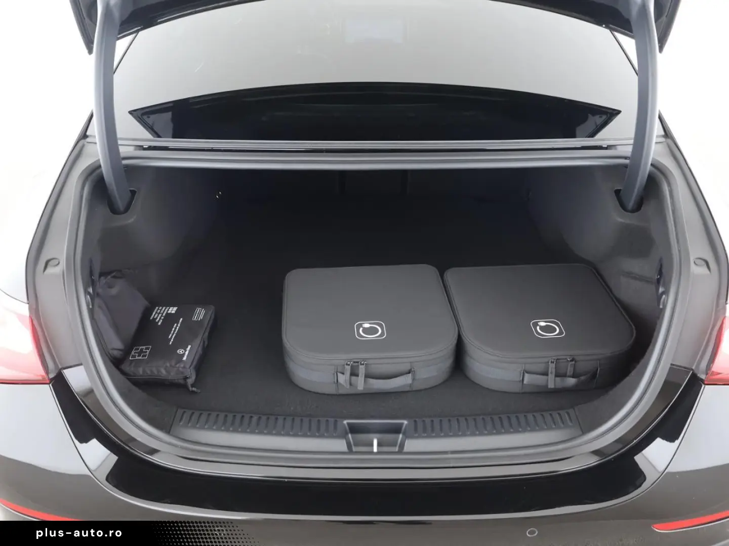 MERCEDES-BENZ E 300 de AMG Leder Sitzklima Digital Light 360