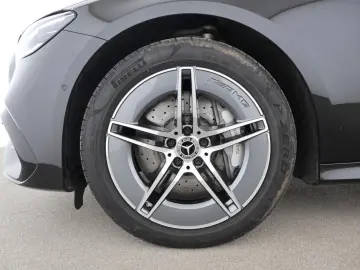 MERCEDES-BENZ E 300 de AMG Leder Sitzklima Digital Light 360