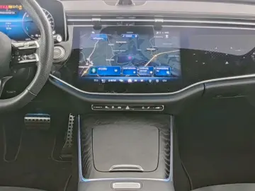 MERCEDES-BENZ E 300 e  AMG SUPERSCREEN BURMESTER-4D &hellip;