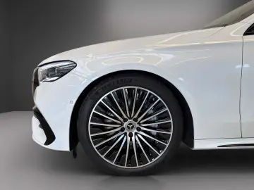 MERCEDES-BENZ E 300 e AMG Pano HUD Airmatic NIGHT Burmester