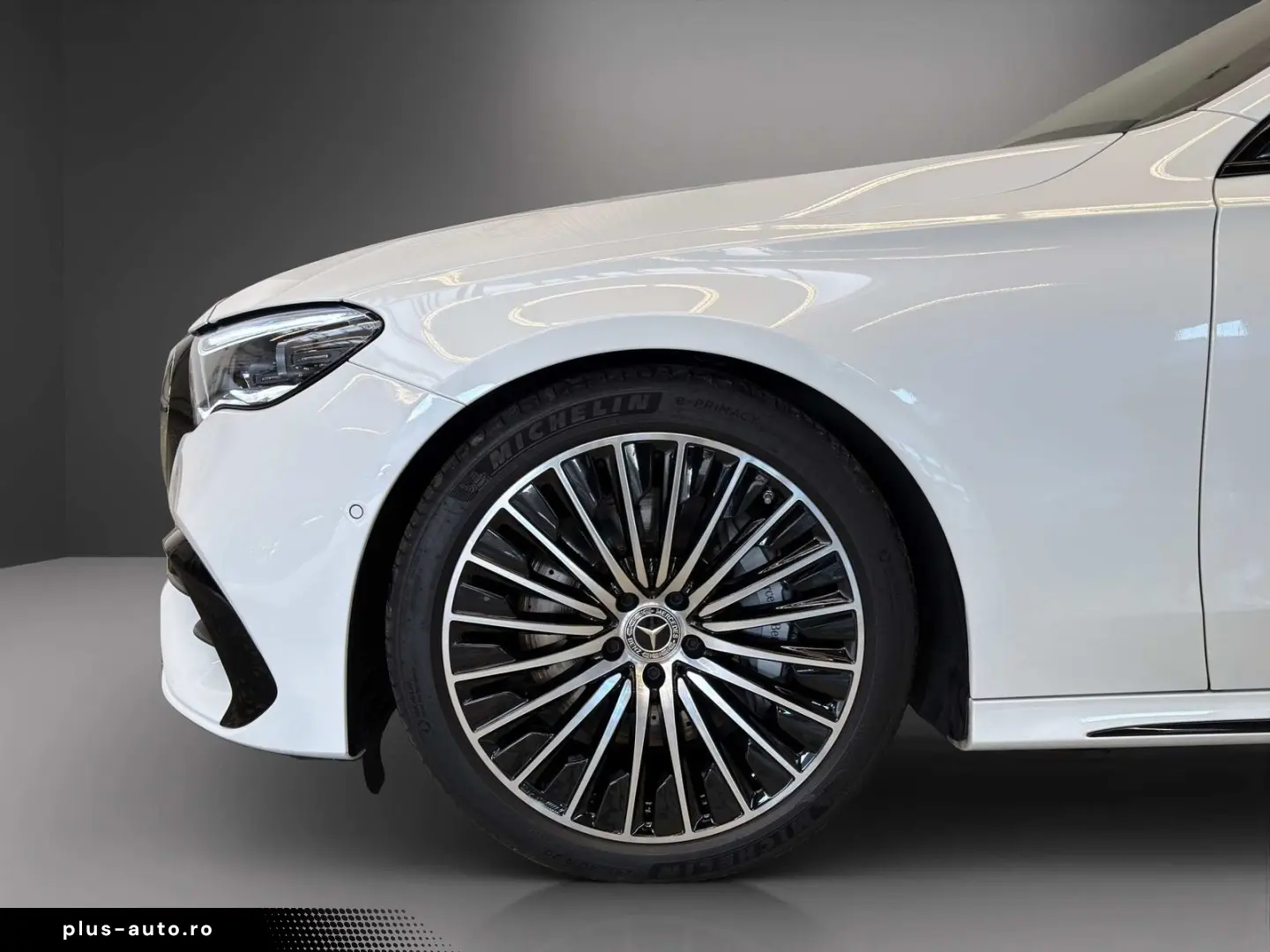 MERCEDES-BENZ E 300 e AMG Pano HUD Airmatic NIGHT Burmester