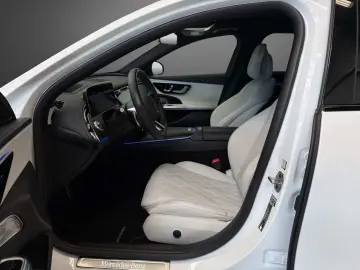 MERCEDES-BENZ E 300 e AMG Pano HUD Airmatic NIGHT Burmester