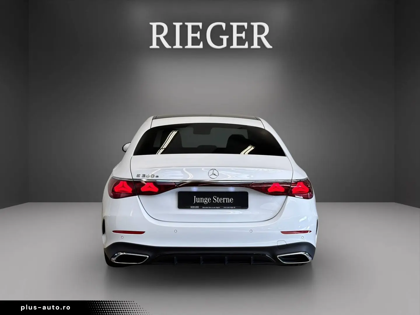 MERCEDES-BENZ E 300 e AMG Pano HUD Airmatic NIGHT Burmester