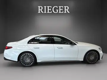 MERCEDES-BENZ E 300 e AMG Pano HUD Airmatic NIGHT Burmester