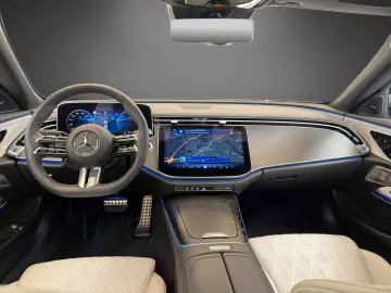 MERCEDES-BENZ E 300 e AMG Pano HUD Airmatic NIGHT Burmester