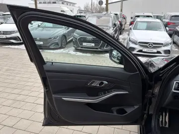 BMW 320d Lim. xDrive M Sport ACC CarPlay Lane RFK