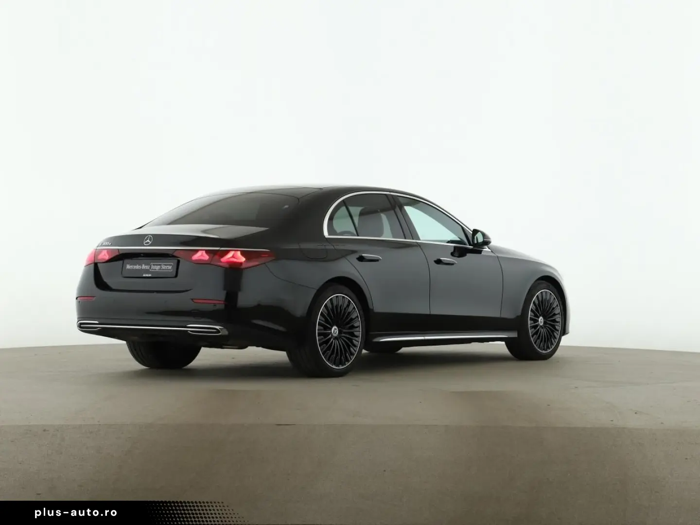 MERCEDES-BENZ E 300 e Exclusive Superscreen AHK Pano&hellip;