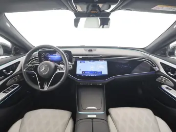 MERCEDES-BENZ E 300 e Exclusive Superscreen AHK Pano&hellip;