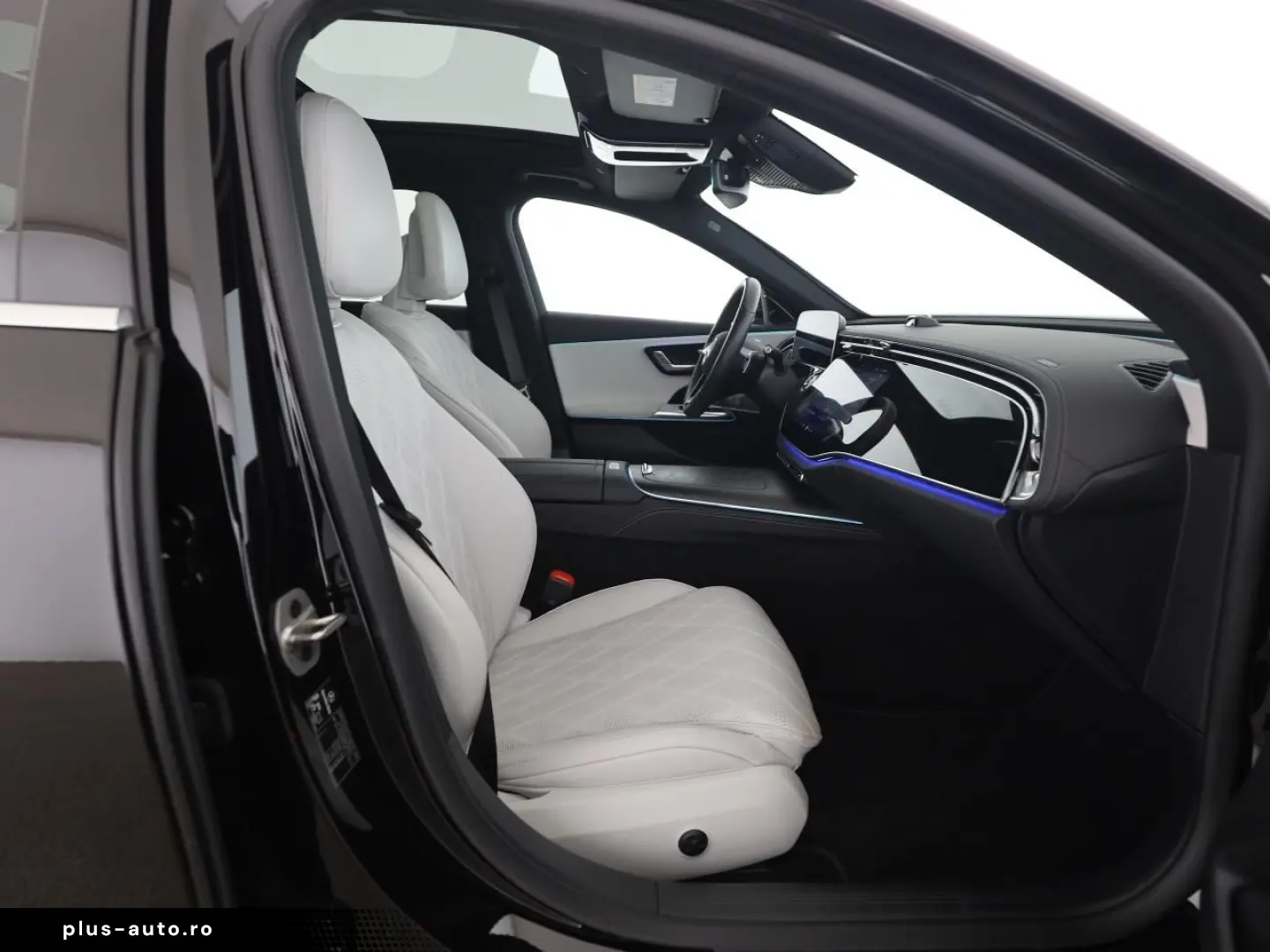 MERCEDES-BENZ E 300 e Exclusive Superscreen AHK Pano&hellip;