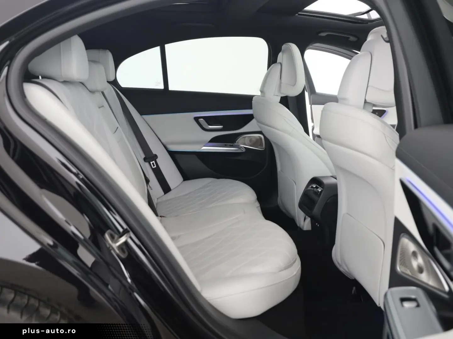 MERCEDES-BENZ E 300 e Exclusive Superscreen AHK Pano&hellip;