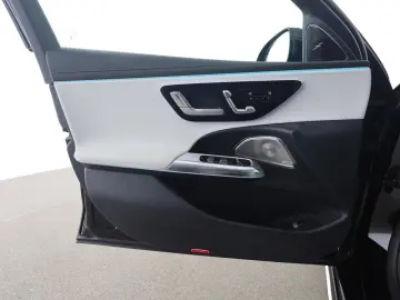 MERCEDES-BENZ E 300 e Exclusive Superscreen AHK Pano&hellip;
