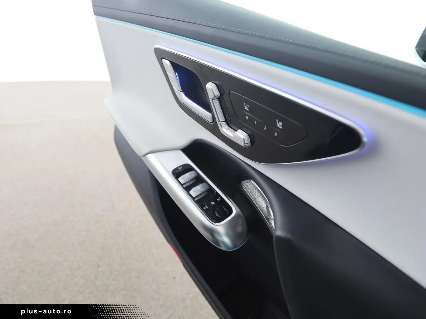 MERCEDES-BENZ E 300 e Exclusive Superscreen AHK Pano&hellip;