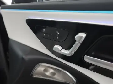 MERCEDES-BENZ E 300 e Exclusive Superscreen AHK Pano&hellip;