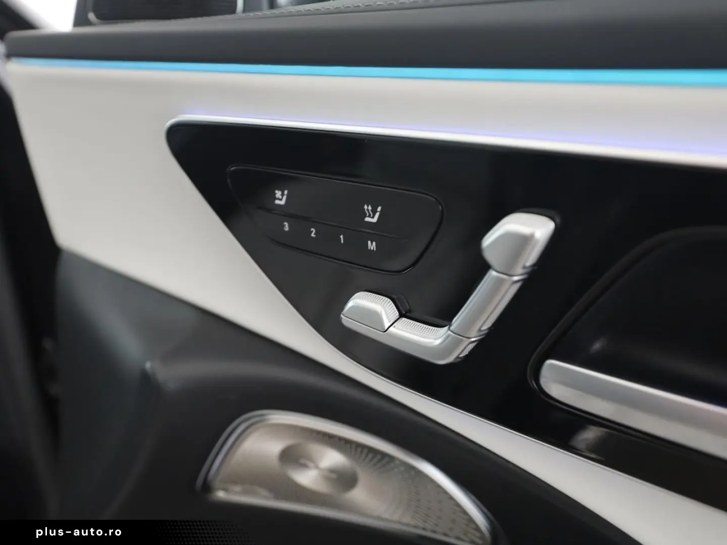 MERCEDES-BENZ E 300 e Exclusive Superscreen AHK Pano&hellip;