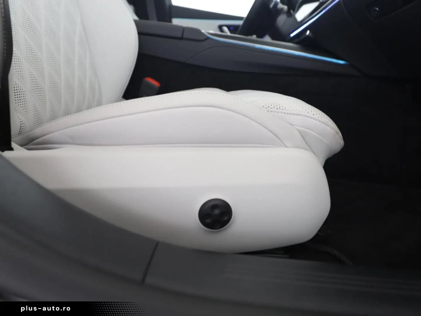 MERCEDES-BENZ E 300 e Exclusive Superscreen AHK Pano&hellip;