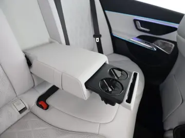 MERCEDES-BENZ E 300 e Exclusive Superscreen AHK Pano&hellip;