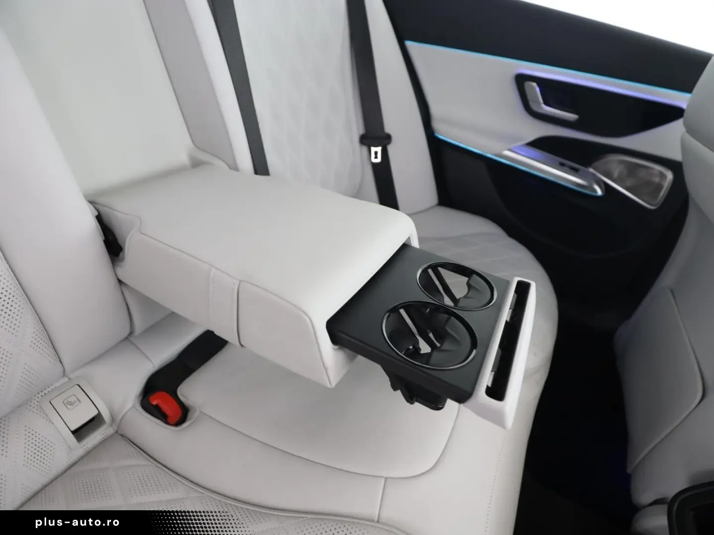 MERCEDES-BENZ E 300 e Exclusive Superscreen AHK Pano&hellip;