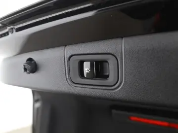 MERCEDES-BENZ E 300 e Exclusive Superscreen AHK Pano&hellip;