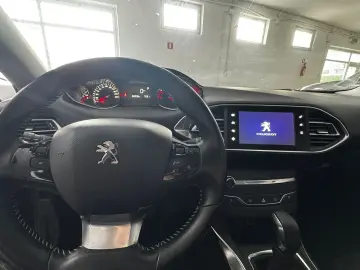 Peugeot 308 1.2 e-THP Feline 2016 Automat
