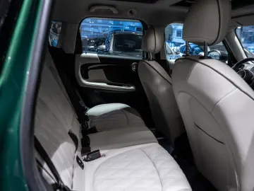 MINI Countryman Cooper S E Classic Trim ALL4 PANO HUD