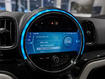 MINI Countryman Cooper S E Classic Trim ALL4 PANO HUD