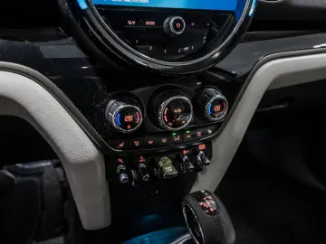 MINI Countryman Cooper S E Classic Trim ALL4 PANO HUD