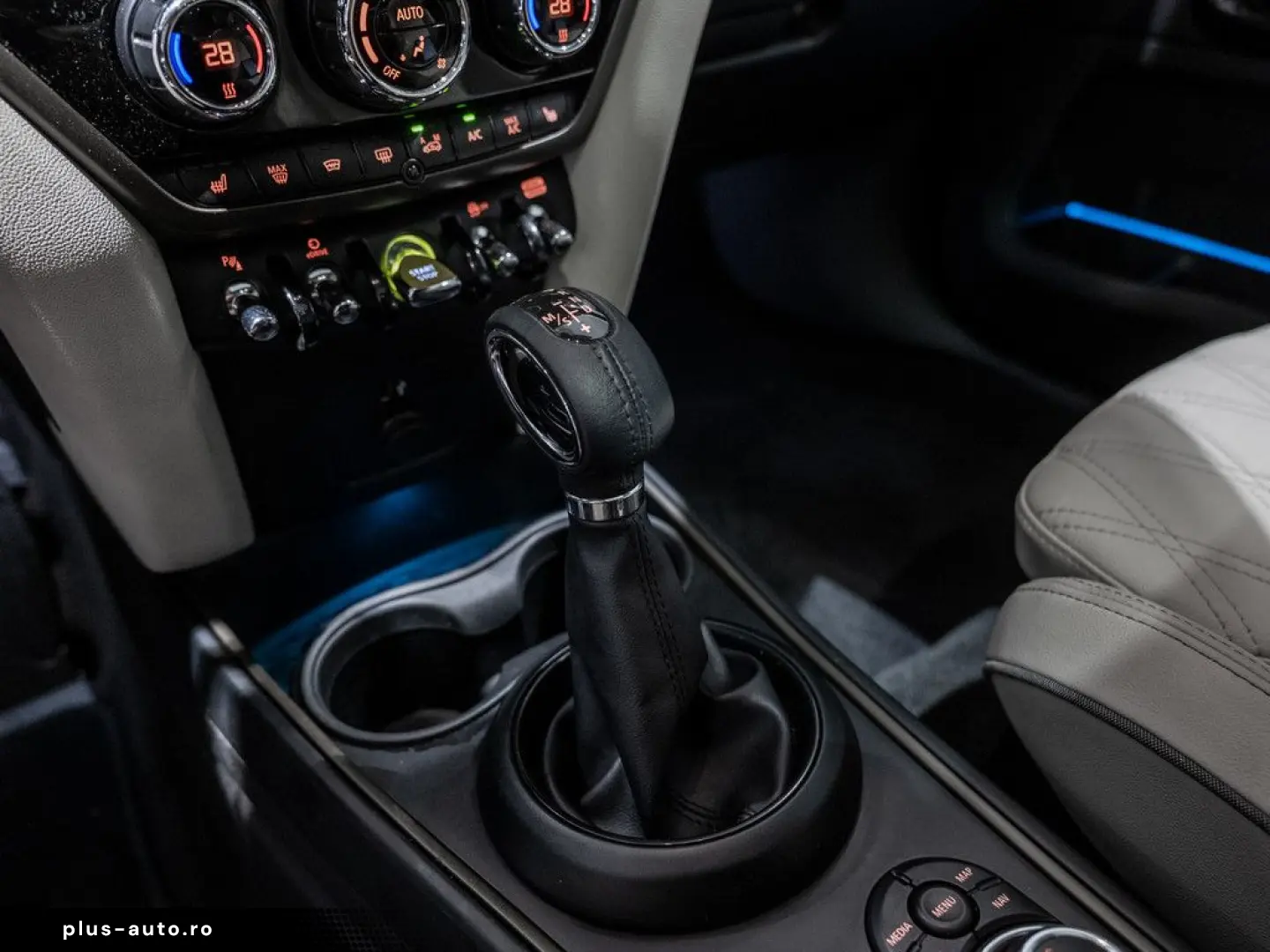 MINI Countryman Cooper S E Classic Trim ALL4 PANO HUD