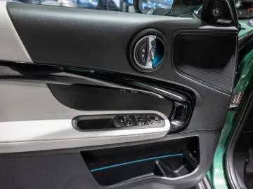 MINI Countryman Cooper S E Classic Trim ALL4 PANO HUD