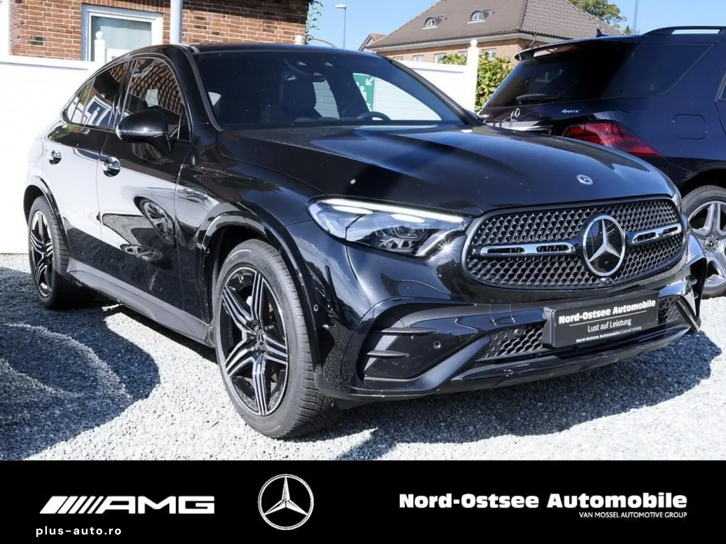 MERCEDES-BENZ GLC 300 COUPÉ 4M AMG AHK PANO NIGHT 360