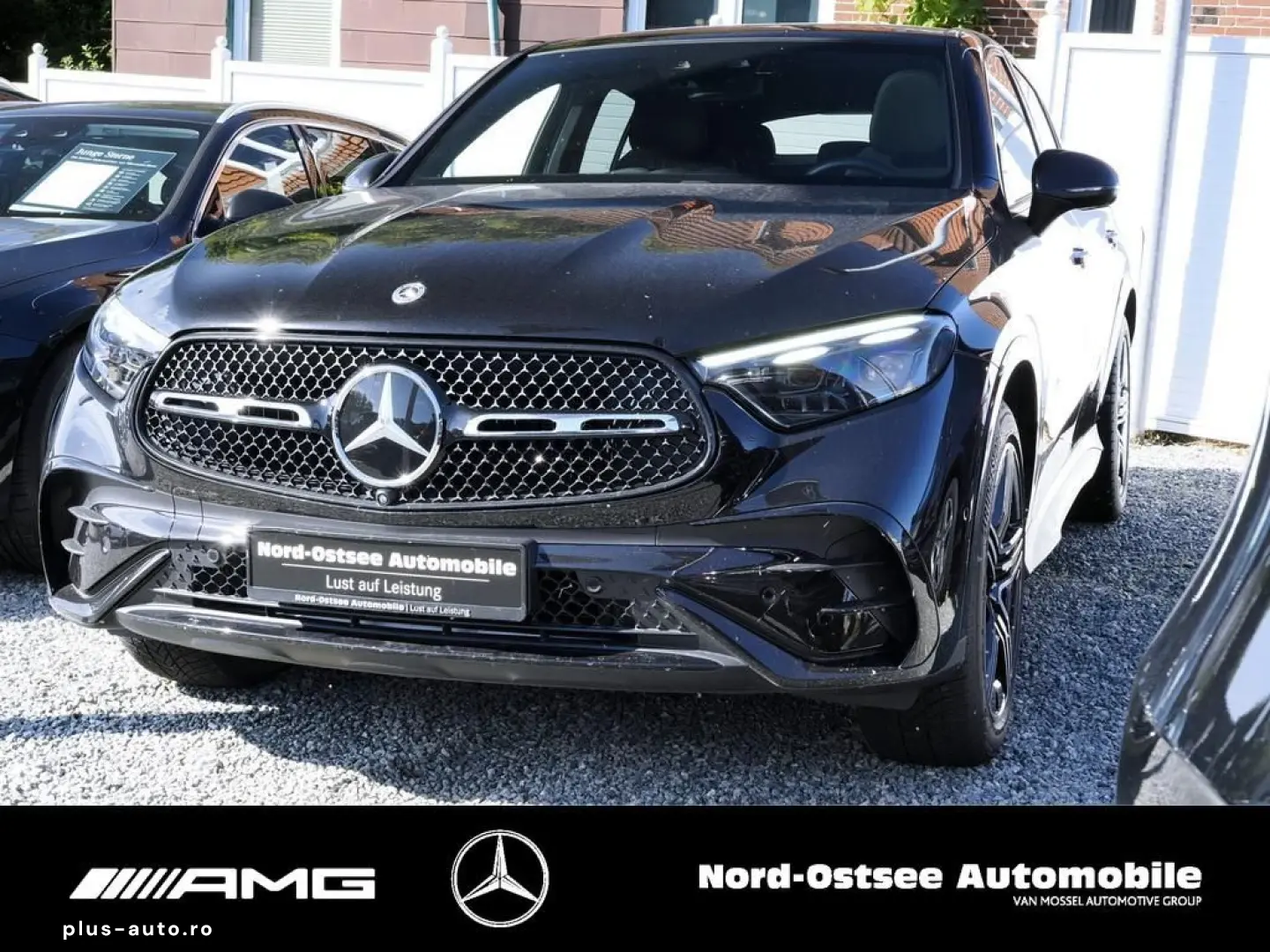 MERCEDES-BENZ GLC 300 COUPÉ 4M AMG AHK PANO NIGHT 360