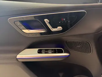 MERCEDES-BENZ GLC 300 d 4M AMG AHK Totwinkel MEMORY Alarm 19